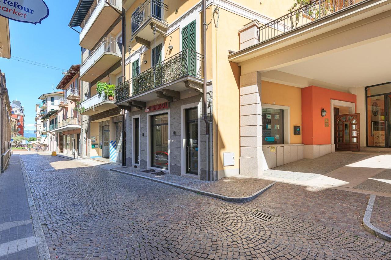 Dolfin - Nel Centro Di Stresa - By Impero House Apartment Exterior photo